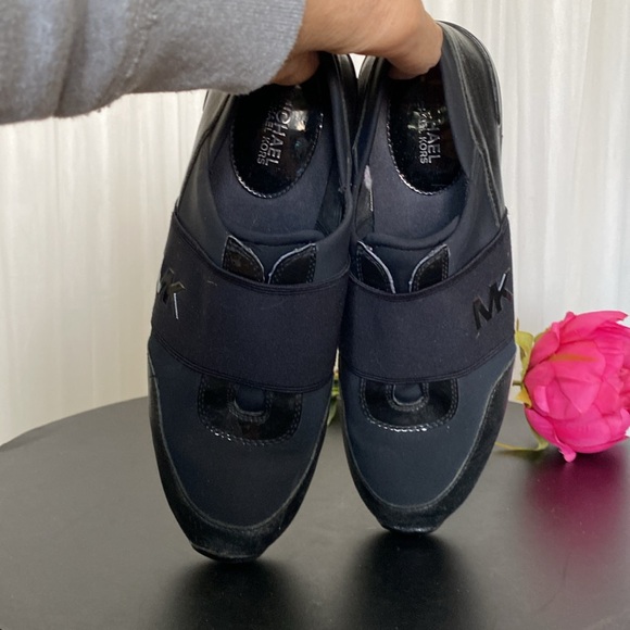 Michael Kors MK trainer sneakers women’s 👟 slip-on black & white Size 8.5 - Picture 4 of 17